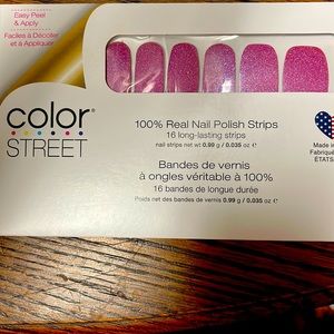 Color Street: Czech Me Out, bubblegum pink and holographic glitter shade!